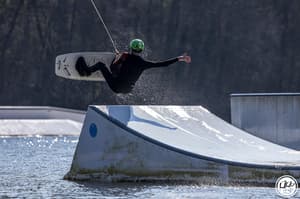 Wave Kicker - Intermédiaire